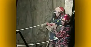 ৩২ ঘণ্টা পর রাজশাহীতে গর্তে পড়া নিখোঁজ শিশু উদ্ধার